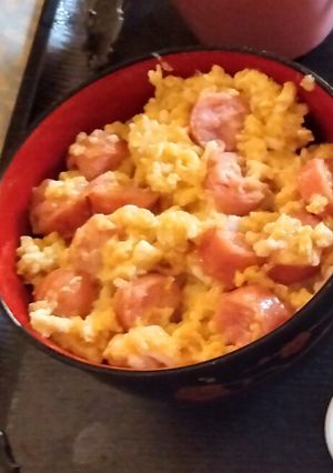 スクランブルエッグとソーセージ乗せ丼-レシピのメイン写真