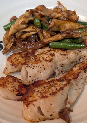 鱈のムニエルと舞茸いんげんのバター醤油炒め-レシピのメイン写真