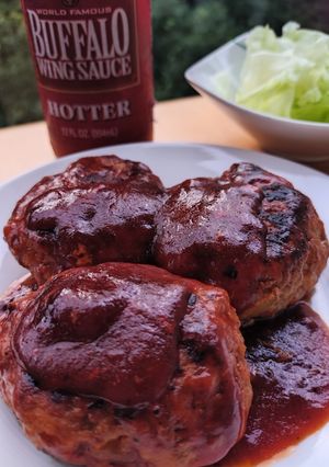 夏でもモリモリ！簡単旨辛煮込みハンバーグ-レシピのメイン写真