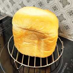 รูปของ 0.6斤HBで生クリーム食パン