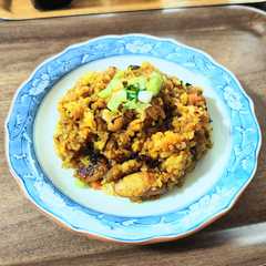 รูปของ 味が決まるカレーピラフ(カレー炒飯)
