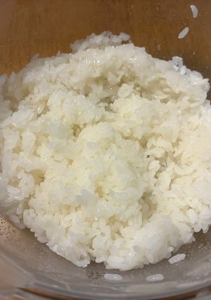 黄金比で失敗なし！ツヤツヤ基本の酢飯（米２合分）-レシピのメイン写真