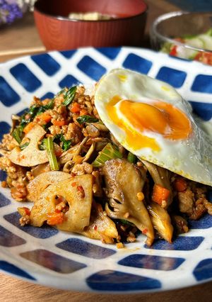 秋の味覚でガパオライス-レシピのメイン写真