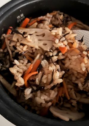 残りで完成「ひじきと根菜の炊き込みご飯」-レシピのメイン写真