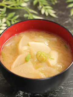 簡単!蕪と玉葱のお味噌汁-レシピのメイン写真