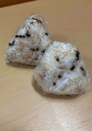 塩こんぶとツナのおにぎり-レシピのメイン写真