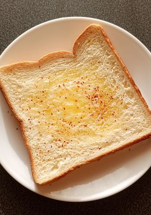 トーストには♡一味をかけるぜよ-レシピのメイン写真