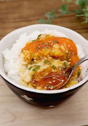 とろ~り♡卵黄漬けご飯-レシピのメイン写真