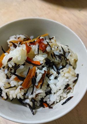 ひじき煮と梅干しの混ぜごはん-レシピのメイン写真