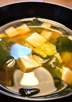 賽の目切りウド、豆腐、新わかめのお味噌汁-レシピのメイン写真