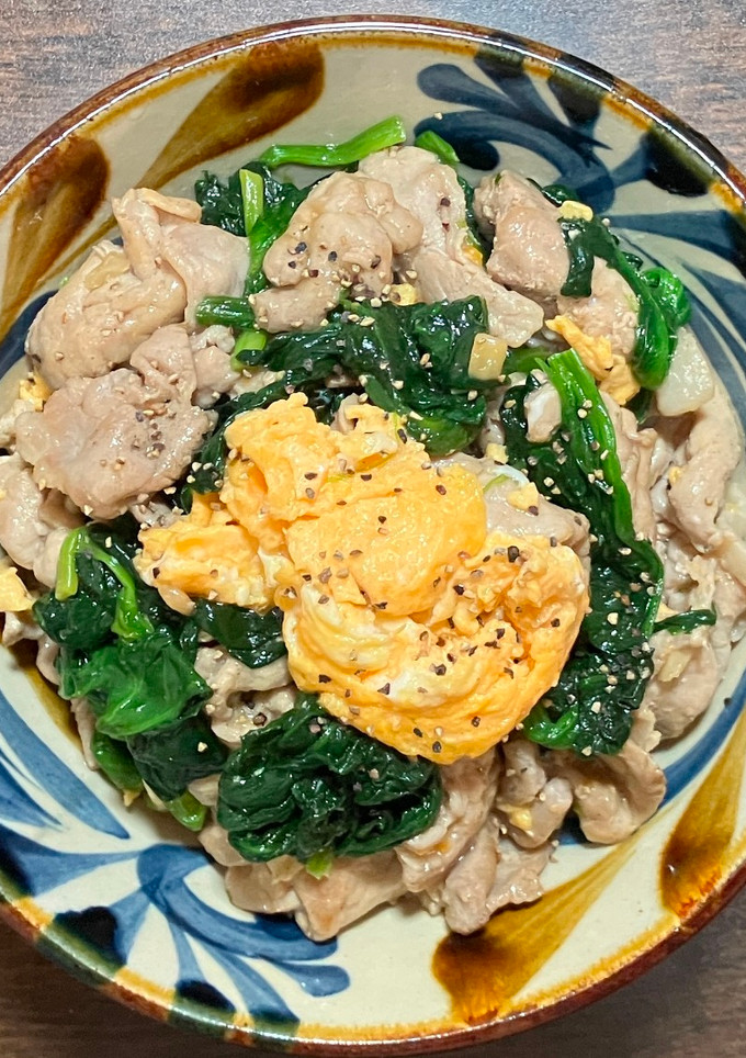 豚コマとほうれん草の卵炒めからのポパイ丼-レシピのメイン写真
