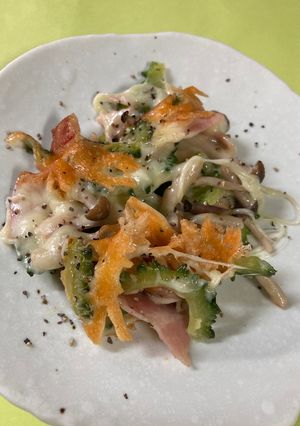 ゴーヤ・しめじ・ベーコンのチーズ焼き✨-レシピのメイン写真