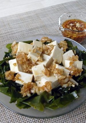 わかめと豆腐のシャキッ玉葱ソースサラダ-レシピのメイン写真