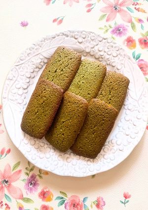 今日のおやつは抹茶のフィナンシェ-レシピのメイン写真