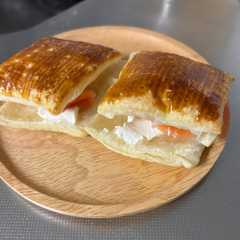 รูปของ クリームチーズとサーモンパイサンド