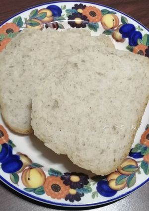 HBで、オートミール入り食パン-レシピのメイン写真