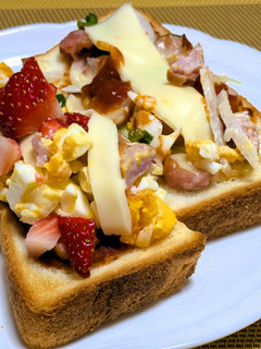 いちごチーズたまごのオープントースト-レシピのメイン写真