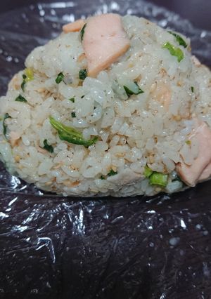 鮭とほうれん草チーズおにぎり-レシピのメイン写真