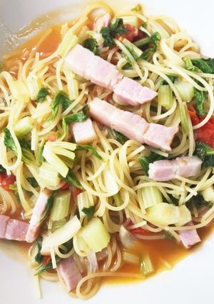 セロリ とベーコンとトマトのパスタ-レシピのメイン写真