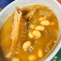 アフリカのご飯【チキンと大豆の煮込み】-レシピのメイン写真