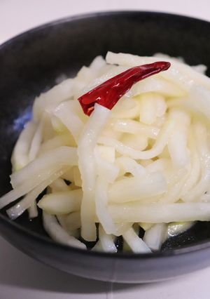 【副菜】絶品♪簡単♪旬な大根の甘酢漬け-レシピのメイン写真