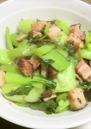 チンゲン菜に農家のベーコンの味を吸わせて-レシピのメイン写真