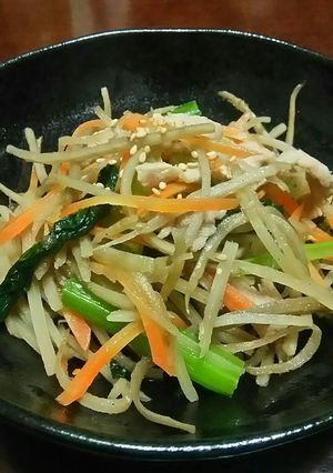 豚肉とごぼうの彩りダシダ炒め。-レシピのメイン写真