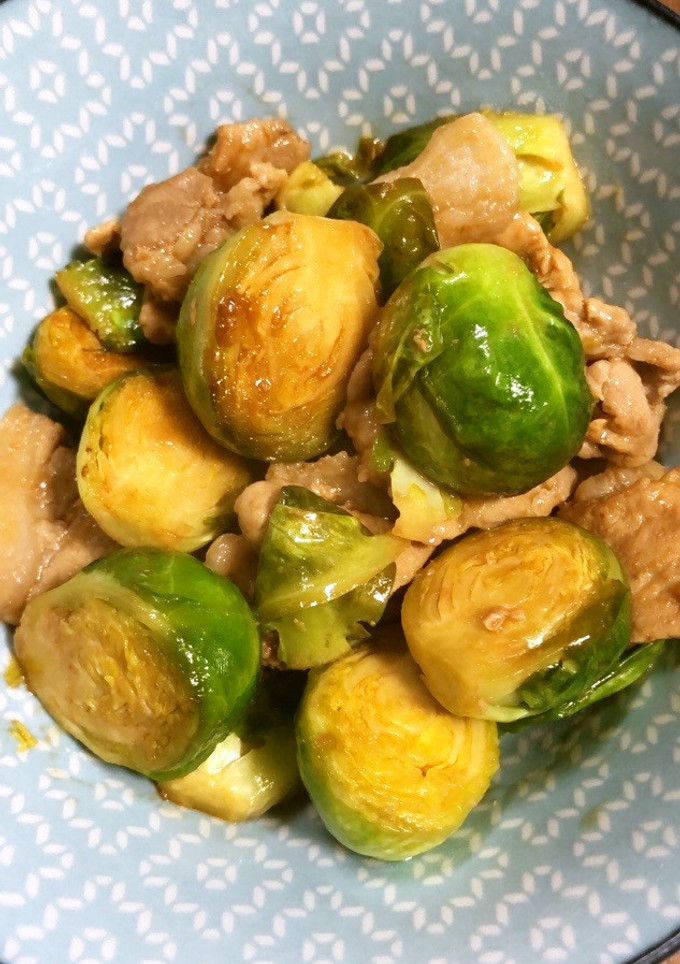 芽キャベツと豚肉のオイスターソース炒め-レシピのメイン写真