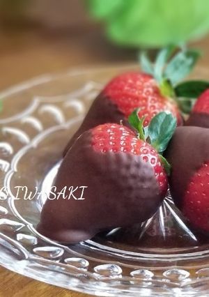 綺麗になれちゃう『苺のチョコレート掛け』-レシピのメイン写真