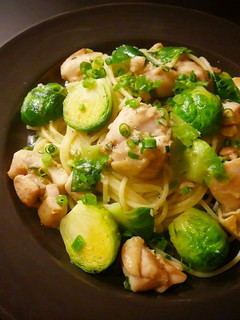 プロ直伝!鶏と芽キャベツの柚子胡椒パスタ-レシピのメイン写真
