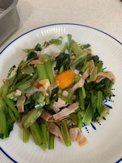 小松菜とベーコンの巣ごもり焼き-レシピのメイン写真