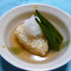 รูปของ 揚げおにぎり茶漬け