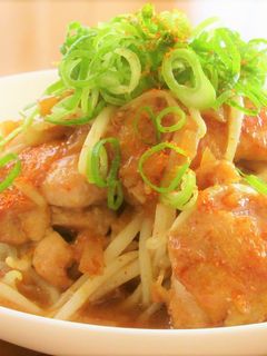 ご飯が進む~!鶏もも肉ともやしの辛子炒め-レシピのメイン写真
