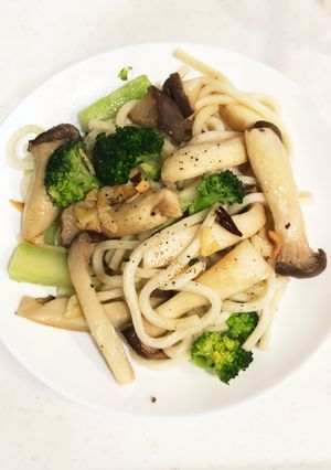 エリンギとブロッコリーのパスタ風うどん-レシピのメイン写真