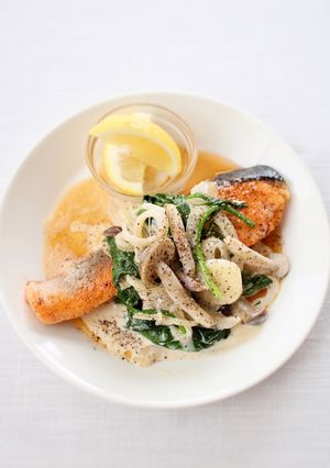 簡単に【鮭のムニエル（キノコクリーム）】-レシピのメイン写真
