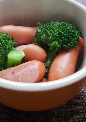 子供大好き簡単朝ご飯！ウインナブロッコリ-レシピのメイン写真