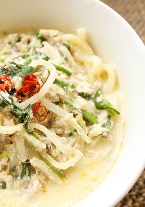 ニラたっぷり豆乳担々うどん-レシピのメイン写真