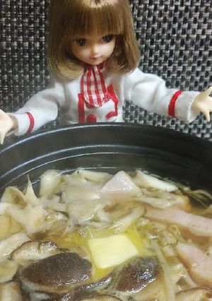 リカちゃん♡もやも茸のベーコンバター鍋-レシピのメイン写真