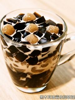 黑木耳波霸佐仙草奶凍.柯媽媽の植物燕窩-レシピのメイン写真