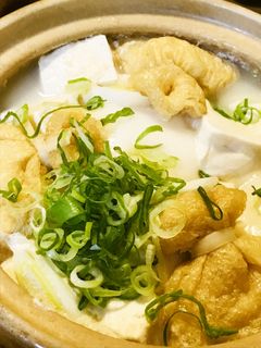 餅入り巾着とお餅の●もち&もち豆乳豆腐鍋-レシピのメイン写真