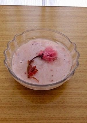 苺のムースと桜ゼリー（透析食）-レシピのメイン写真