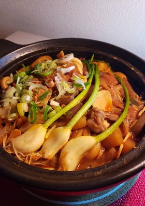 若にんにくと牛モツの味噌煮込みうどん-レシピのメイン写真