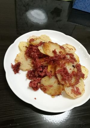コンビーフとじゃがいものガリバタ炒め-レシピのメイン写真