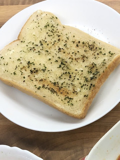 スープにぴったり!超簡単マヨトースト-レシピのメイン写真