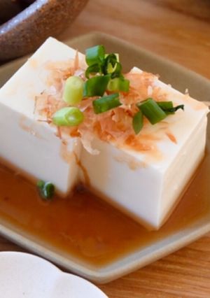 かつおぶしとねぎで食べる冷やっこ-レシピのメイン写真
