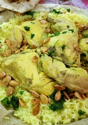 大皿から食べる！ヨルダンごはんのマンサフ-レシピのメイン写真
