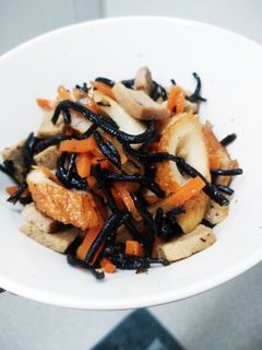 簡単♪ひじきと一口高野豆腐の煮物♪-レシピのメイン写真