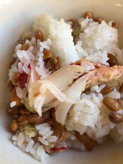 納豆とカニカマ天の混ぜご飯-レシピのメイン写真