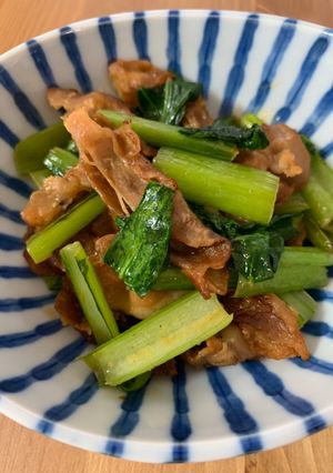 カリカリ豚と小松菜のカレー味噌炒め-レシピのメイン写真