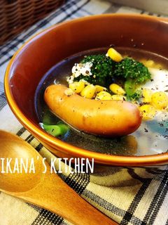 ポーチドエッグエッグ入り♪コンソメスープ-レシピのメイン写真